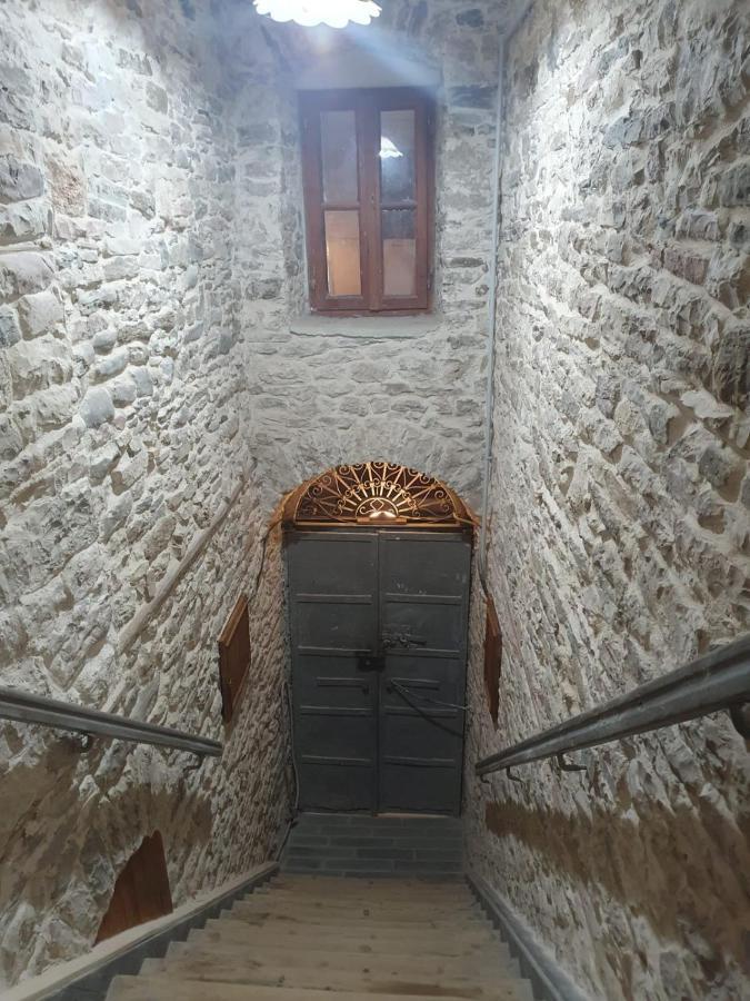 Santa Room-Old Bazaar Center-Gjirokastër Exteriör bild