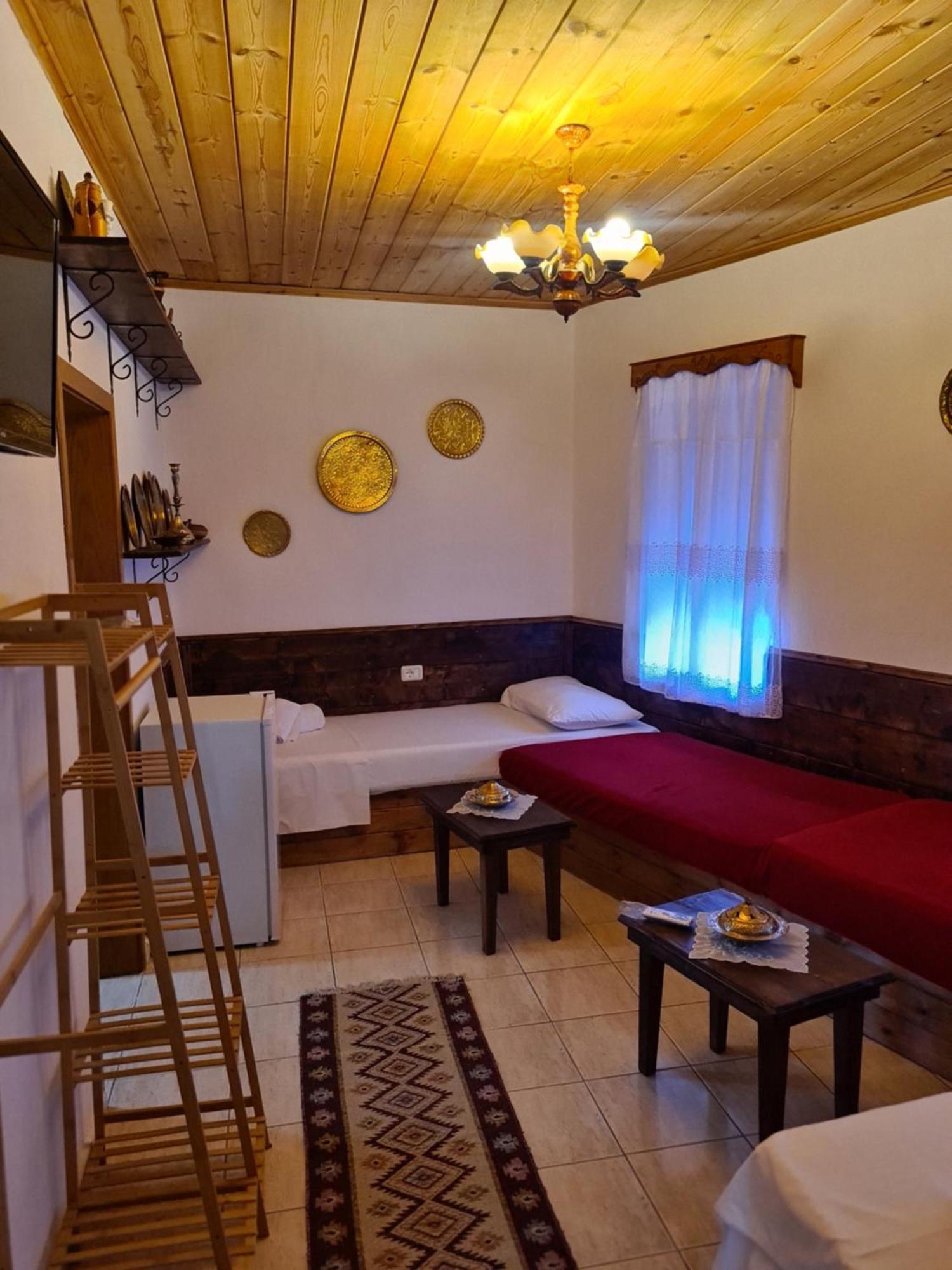Santa Room-Old Bazaar Center-Gjirokastër Exteriör bild